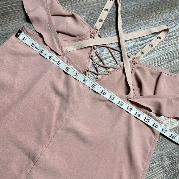 ESSUE • Med • cold shoulder top w/ruffle • soft rose pink • like new - Picture 5 of 8